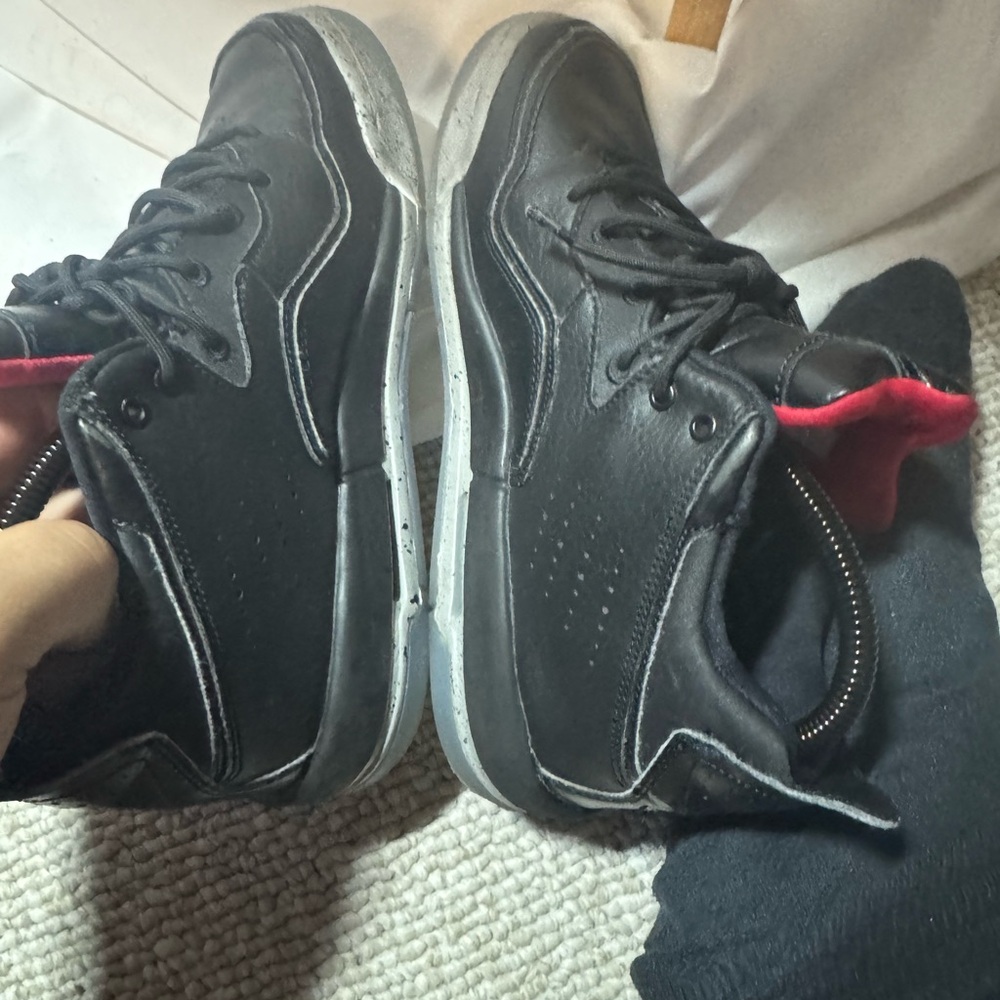 Nike Air Jordan Courtside 23 Boys Size 7Y Black Red Athletic Shoes Sneakers - Picture 6 of 7